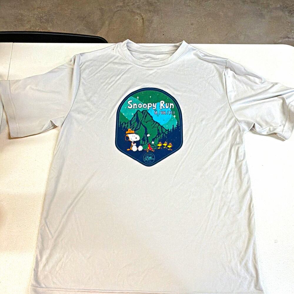 Peanuts Snoopy Medal Dash Run Finisher Graphic Print T-Shirt Gray Men's L